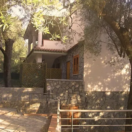 Cecilia Apartmán Pisciotta